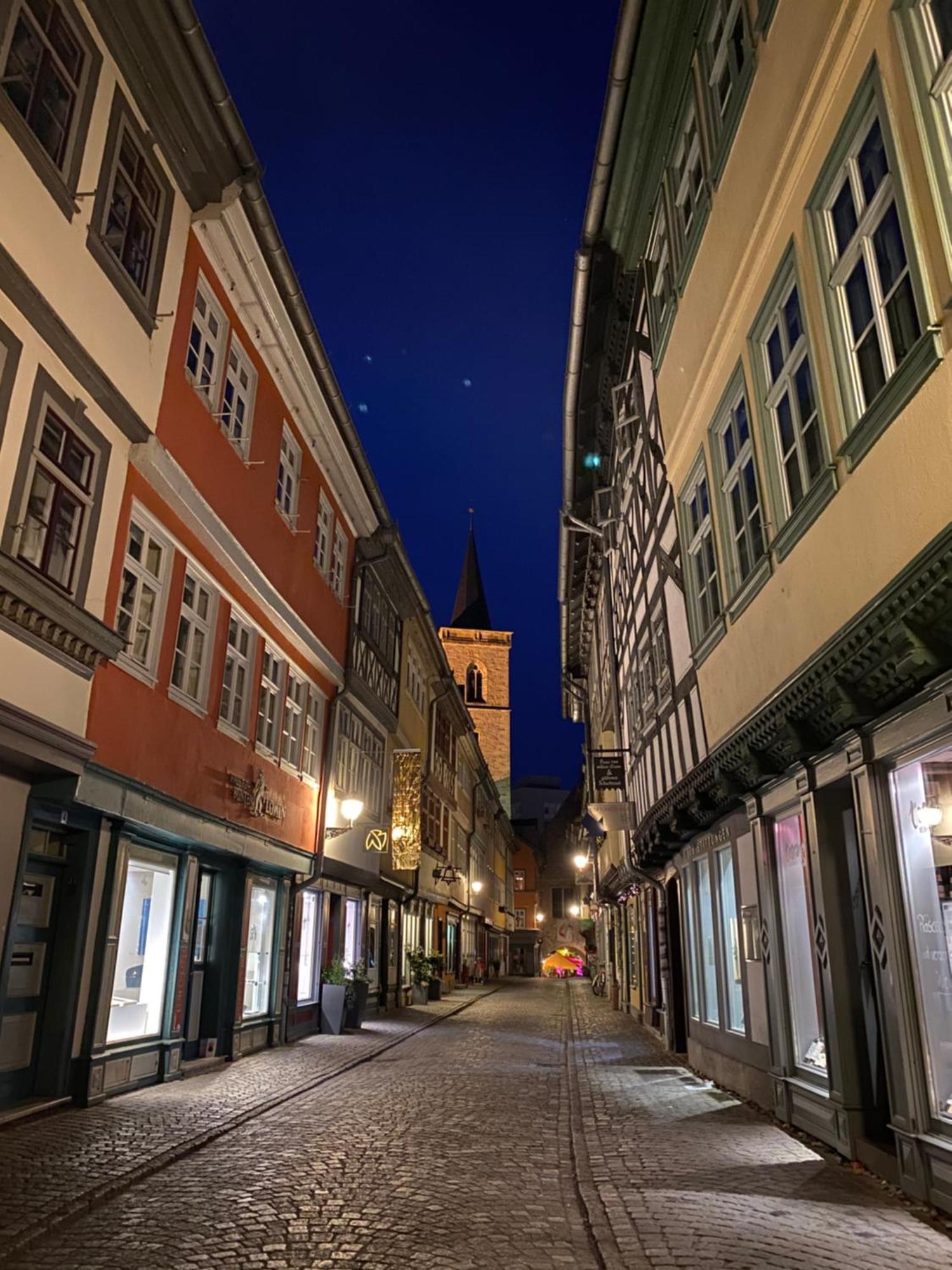 Ferienwohnung Augenblick - Stylisches Apartment In Der Besten Altstadtlage Von Erfurt Exterior photo